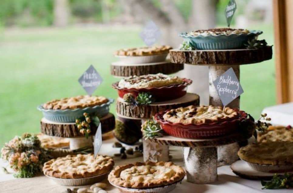 40 Thanksgiving Decor Ideas That Will Make Everyone Feel Welcome