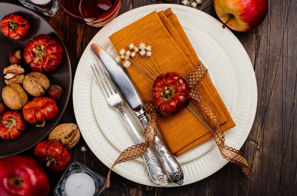 Try One Of These Beautiful Thanksgiving Table Settings This Year