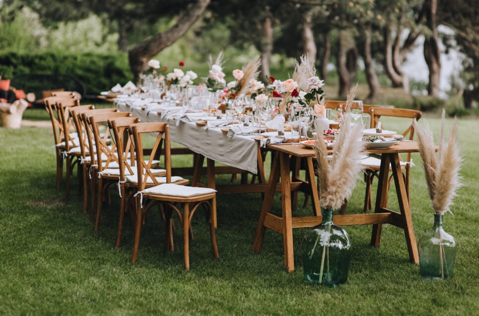 30 Jaw Dropping Bridal Table Settings to Create For Your Wedding Day